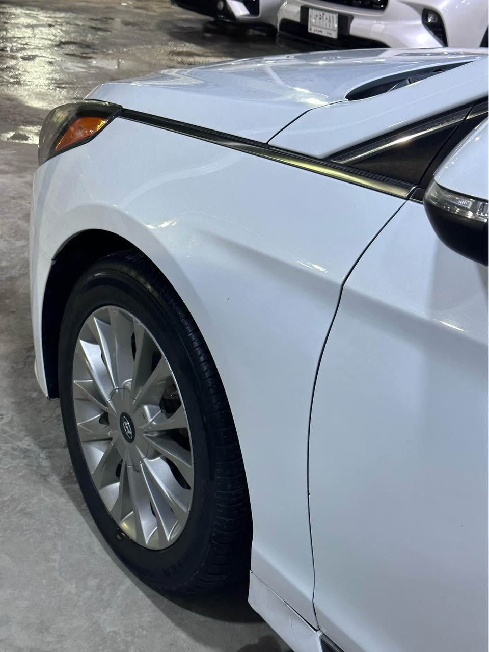 2015 وارد امريكي لمتد فول مواصفات رقم بابل 
حادث جاملغ وشويه من الباب مصبوغات اثنينهن ماشية 117 الف ميل حدادية جديده جدا والسيارة نظيفة بمعنى الكلمه ومكينه وكير بلاديات 
القمارة مغلفه ppf (افلام حماية شفافه للحفاظ عليها ) ومواصفاتها 
بصمة ابواب وتشغيل 
داخل جلد مشمشي وصاج 
شاشة و كاميرا دواره 
تدفئة مقاعد امامية وخلفية 
المقاعد الامامية كهربائية 
ثلاث انظمة قيادة 
صندوق ذكي يفتح عند الاقتراب 
رادار 
اشارة بالمرايه 
تبريد قطعتين 
139 وبيها مجال  بسيط
مكاني كربلاء *********** كربلاء, العراق
