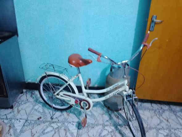 بايسكل للبيع حجم 20مكانه بل جربوعيه الثانيه السعر 50 @@***********
