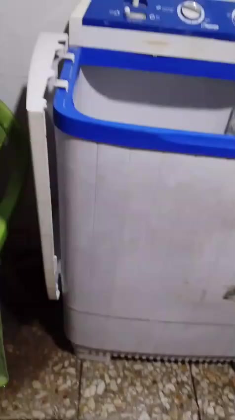 سلام عليكم غساله 
نوعيه الحافظ  
وهيتاشي 
مكاني بغداد شارع فلسطين  ***********
