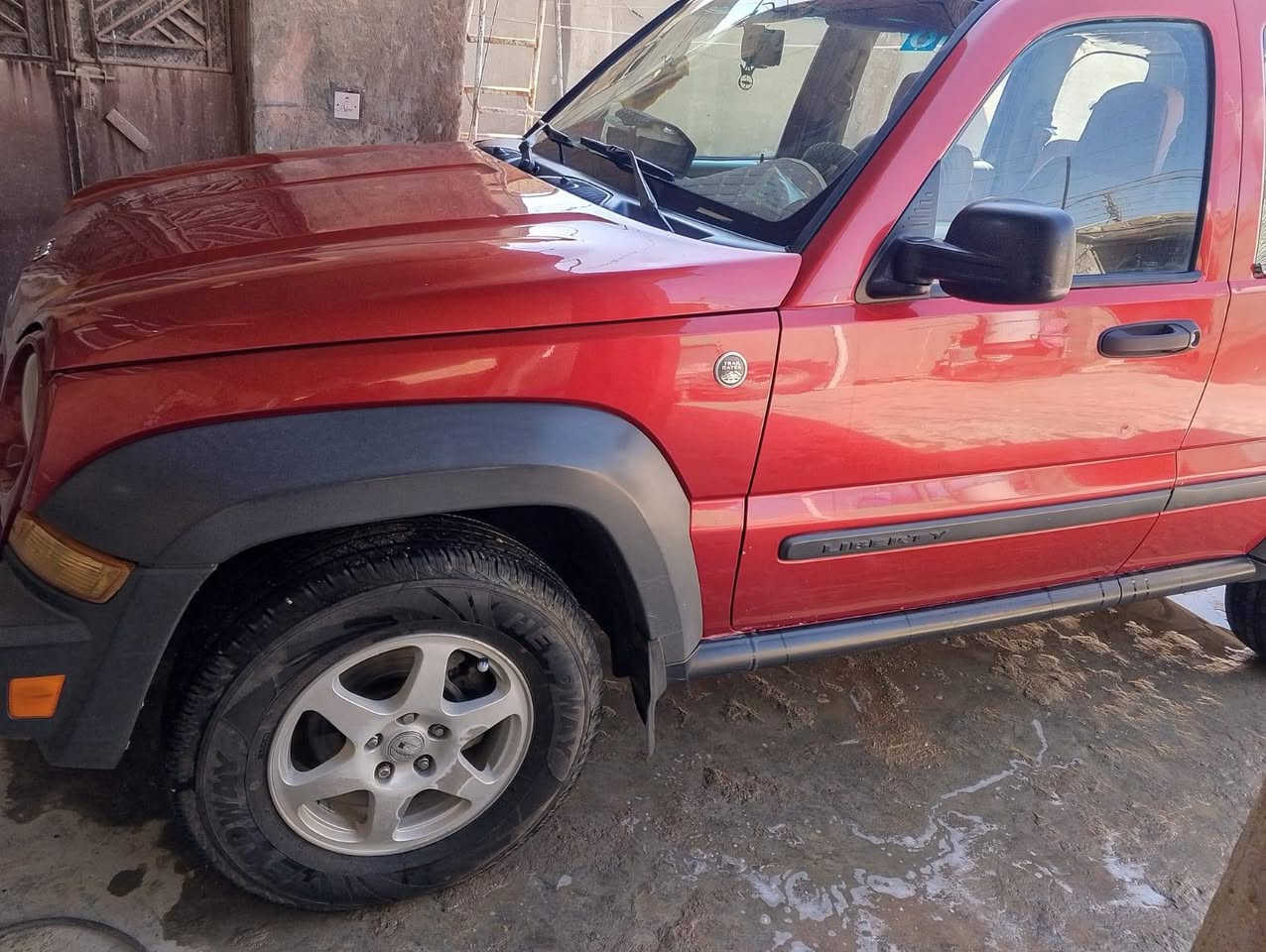 سلام عليكم سياره طيب لبرتي للبيع سياره نضيفه كلش مانقصها اي شي سياره نشطه ترايك وين مايعجبك كير محرك خير من الله تبريد سياره مال جناي صارلها ٤سنين عندي سياره دهن وبانزين مابيها نواقص تخم تاير جدد دوشمه ارضيه وكشنات جلد وسقف جلد تغليف بليلون كله اصلي شاشه سياره خير من الله *********** بغداد, العراق
