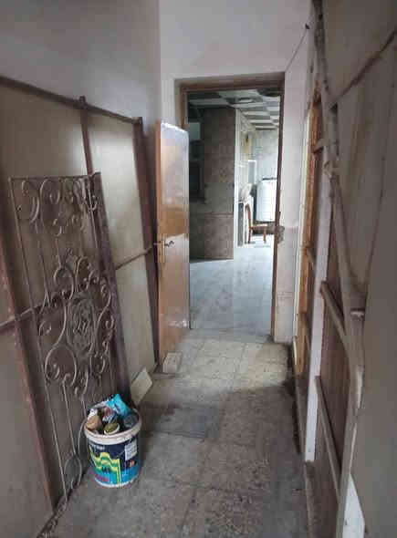 السلام عليكم بنايه للبيع
تحتوي على اربعة محلات وشقه ارضيه  وشقتين طابق اول 
وشقتين طابق ثاني نقص تشطيب 
العنوان البلديات قرب الصحفين 
شارع الكهاوي  مجاور ابو حيدر المعالج 
الشقق الثلاثه مؤجره 
والمحلات مؤجره 
للاستفسار ***********
