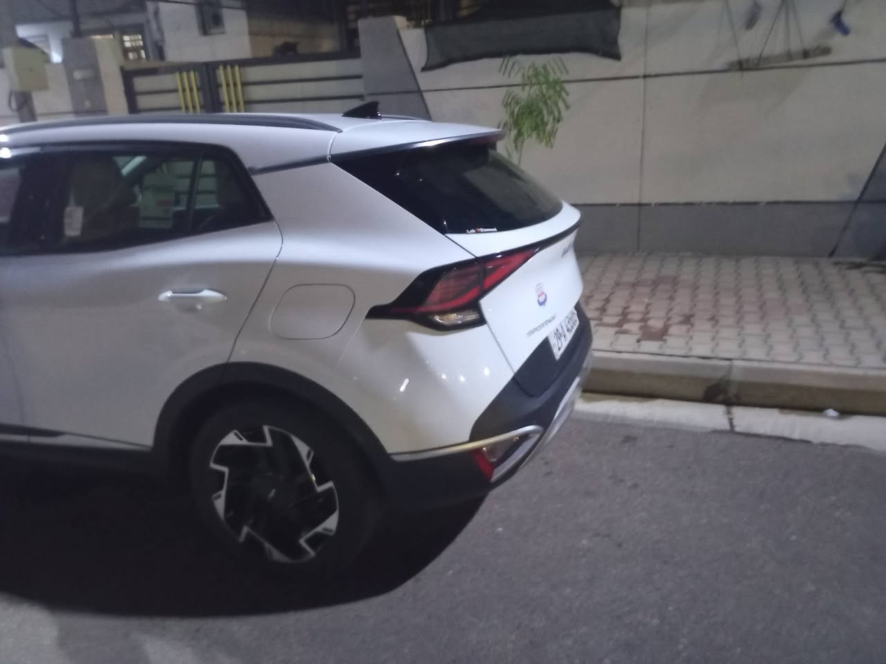 سلام عليكم سبورتج 25 مواصفات فول من عدا الفتحه اكو طخه بسيطه كد اصبع اسفل الباب بس لا حافر ولا @موكع صبغ  السعر21700وبي مجال بسيط


**إذا كنت صاحب هذا الإعلان وتريد حذفه لأي سبب، رجاءا أرسل رسالة إلى الدعم الفني**
