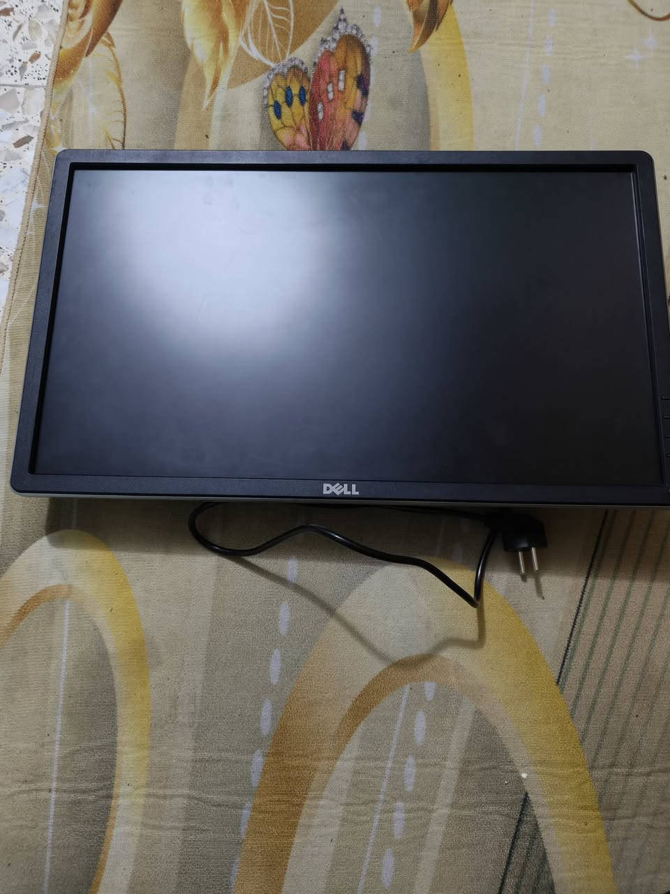 سلام عليكم عندي هاي الشاشه من ديل
للييع حجم 24  وياه التحويله مال VGA 
السعر 75 ألف وبيه مجال بيعه مستعجله
مكاني الشعله هذا الرقم للاستفسار ***********
