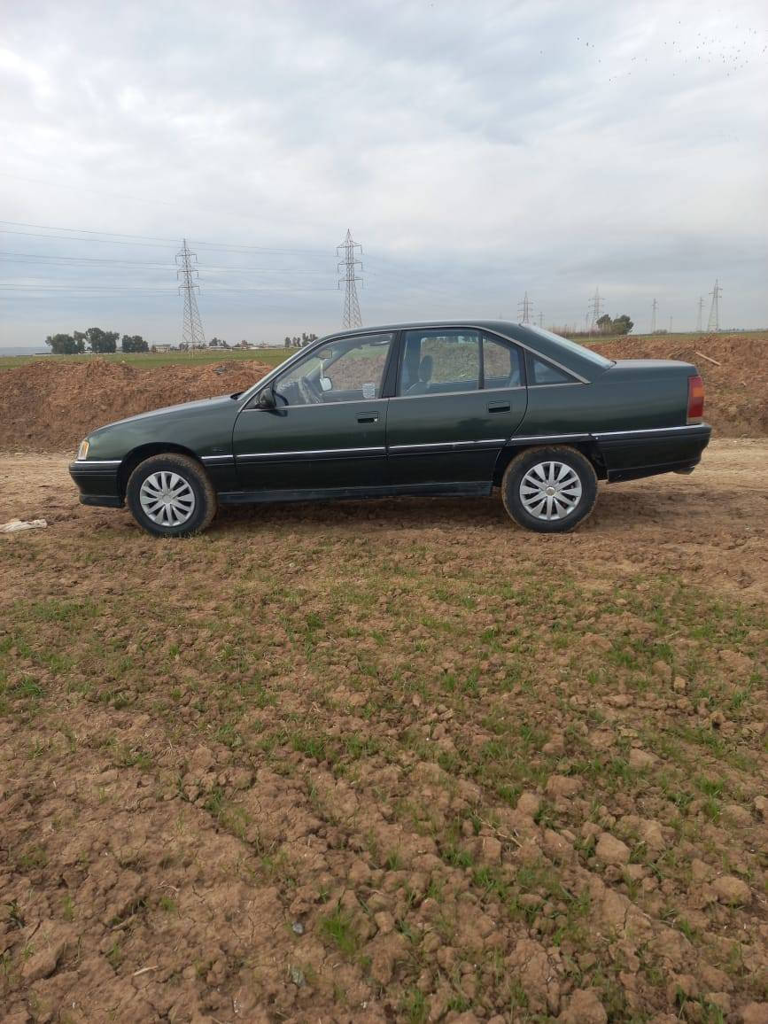 السلام عليكم ورحمة الله سياره للبيع كامله موديل 93حجم20السعر45المكان كركوك ***********باقي التفاصيل اتصل
