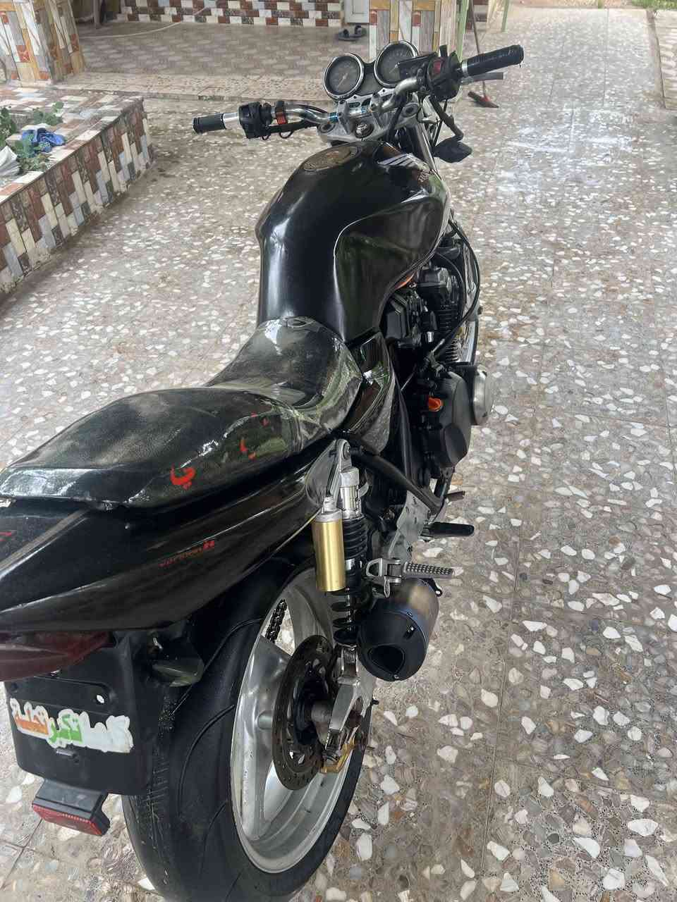 Cb400
هايبر ١٦ ولف أوراق كامله مدفوع كمركها.مكينة كير مكفوله نكره بكل وقت كهربائيات كلها شغاله علياها ادامه بلكات ومجاول وزنجيل ومي راديتر بيها نقوصات كلش بسيطة 
عنوان بابل سدة الهندية ***********((السعر ١٤٠٠))
وبيها مجال قليل
