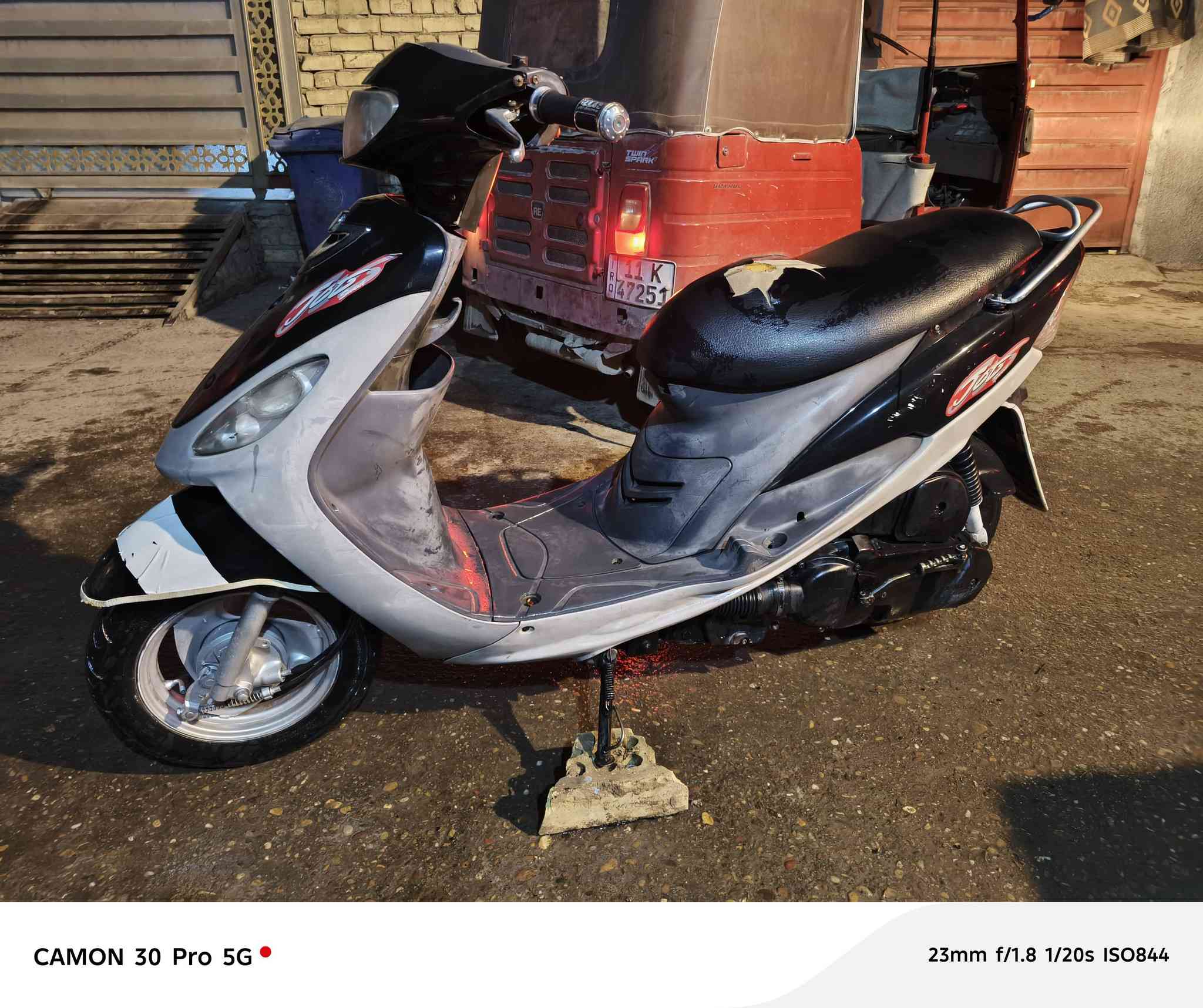 السلام عليكم : دراجه ماكس منغولي للبيع
مجفته 1 او عوزه ستان نص دراجه خير من الله . سعر 400
 مكاني كماليه شارع الصفر. 
خاص مااجاوب رجاء : رقمي *********** وبيك خير وتدلل
