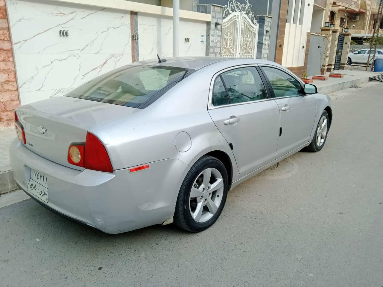 السلام عليكم..ماليبو امريكي موديل 2011 رقم دهوك شرط التحويل والوكاله.. سياره وضع شركه واحلى من الصور بيها صبغ بوند وجاملو حادثها من امريكا..السعر 68 العنوان موصل الايسر حي المزارع طريق دوميز مدخل جامع القادر..للاتصال على الرقم *********** يوجد واتساب بالرقم
