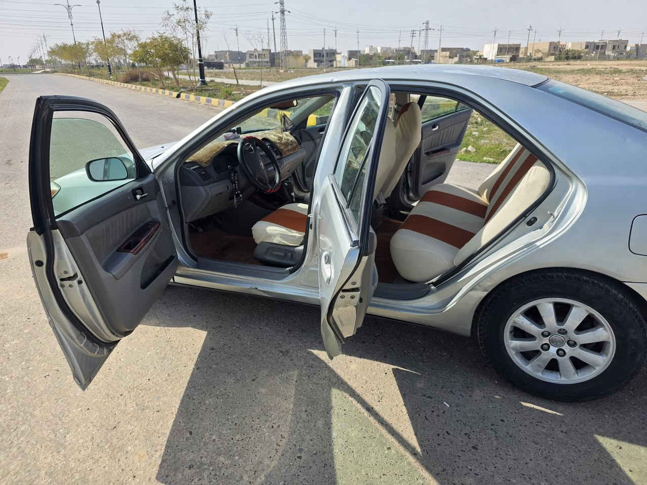 كامري ٢٠٠٥ xli فول الفول . كير ومحرك افلون بالشرط . تخم تاير جديد .صدر امامي خلفي جديد . تدفئة نار وتبريد ثلج .. كشنات جلد وكهرباء وفتحة سقف ماتحتاج اي مصرف ... ترايك ٢٢٠ . قوايش جدد فبت بم وفلتر جديد . بيع او مراوس بسوناتا ٩ او ١٠ فقط ...السعر خاص او اتصال ***********
