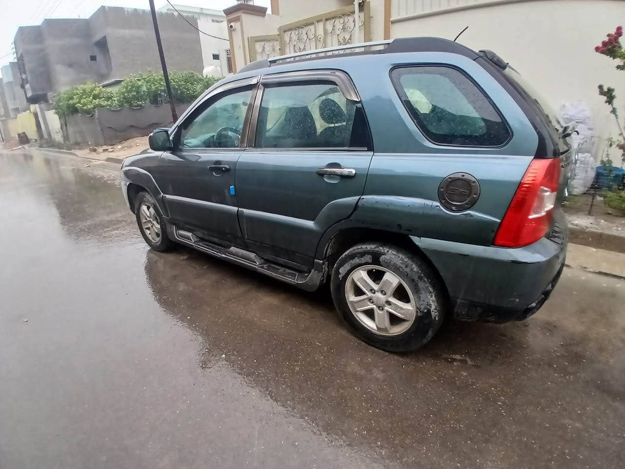 السلام عليكم 
كيا سبورتج موديل 2009
السياره محرك 6 سلندر /2700
فتحه فول دبل اكزوز محرك كير تبريد خير من الله السيارة 
مال استاذ جامعي بيع فقط بدون مراوس 
المكان بغداد الامين الثانية 
رقم ***********
السعر 95 بيهه مجال العقبة, محافظة العقبة
