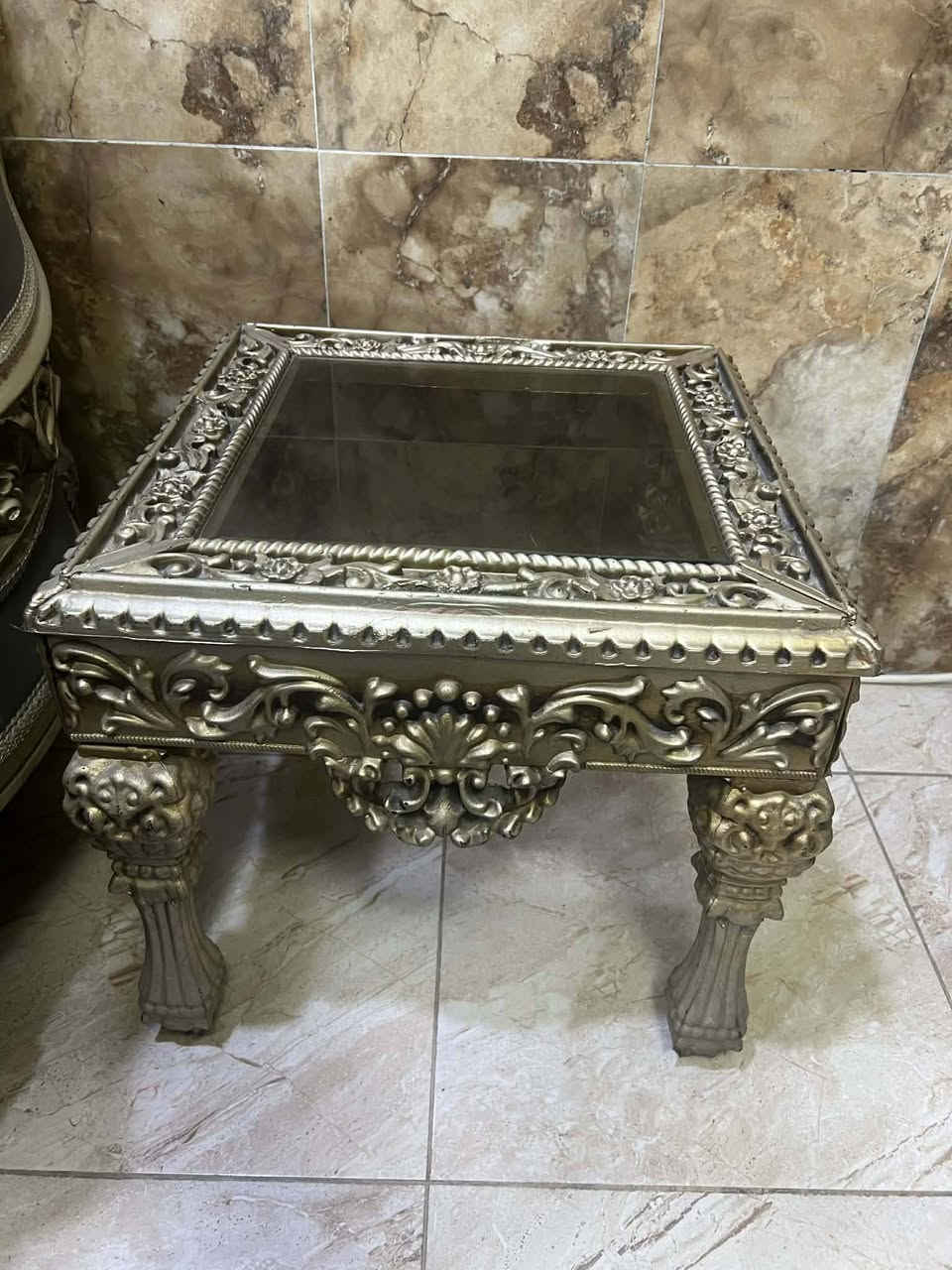 السلام عليكم تخم جديد نضافه 100/100 تركي 10 مقاعد ويا 3 طبلات السعر950 بي مجال بسيط العنوان بغداد البياع الشهداء ***********

