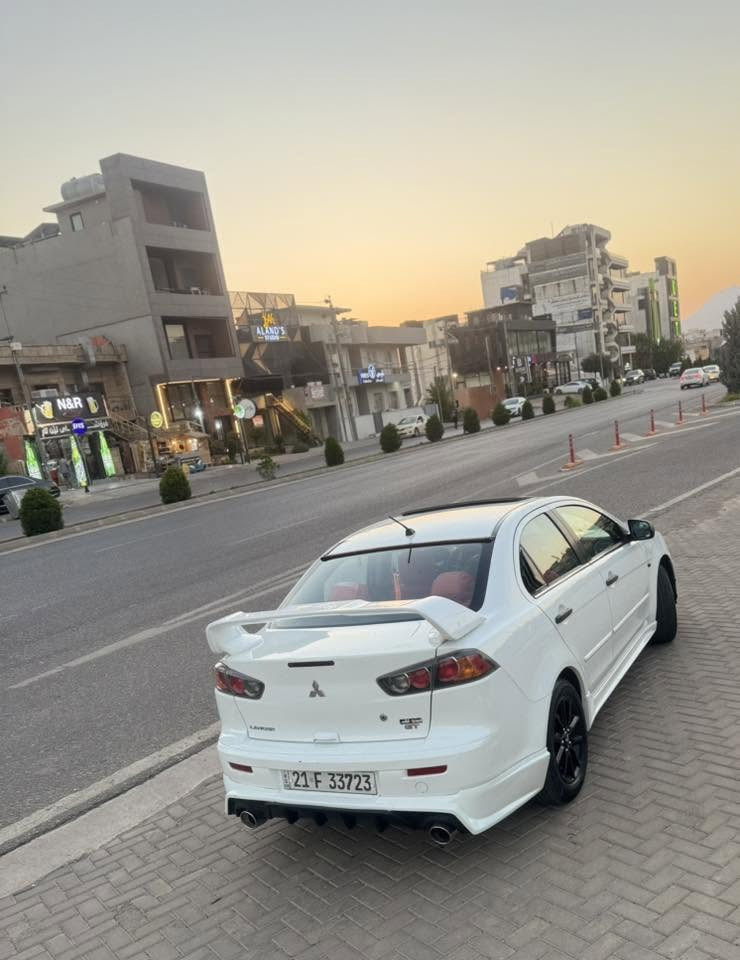 سلام علیک لانسر قرش مواسفات gt  سلاید للبیع

سیارة مودیلها :٢٠١٠ بدون صبغ بدون تغیر قطع 

سیارة سبورت دیفوزر جناح ئیفو دوسات جناح مال قمارە 
لید 
سیارە مواصفاتها معروفة سلاید بادل شفتت تحکم سوکان تحدید سرعة لایت و فلجە اوتو  شاشە ئایباد تبرید بارد حار بشرت سنویە جدید حتا ٢٠٣١ ب اسمی مابی ای اشکال گیر محرک مومفتوح بشرت 
سعرها ١١٢ شوية مجال  مکان سیارة سلیمانیە
***********
