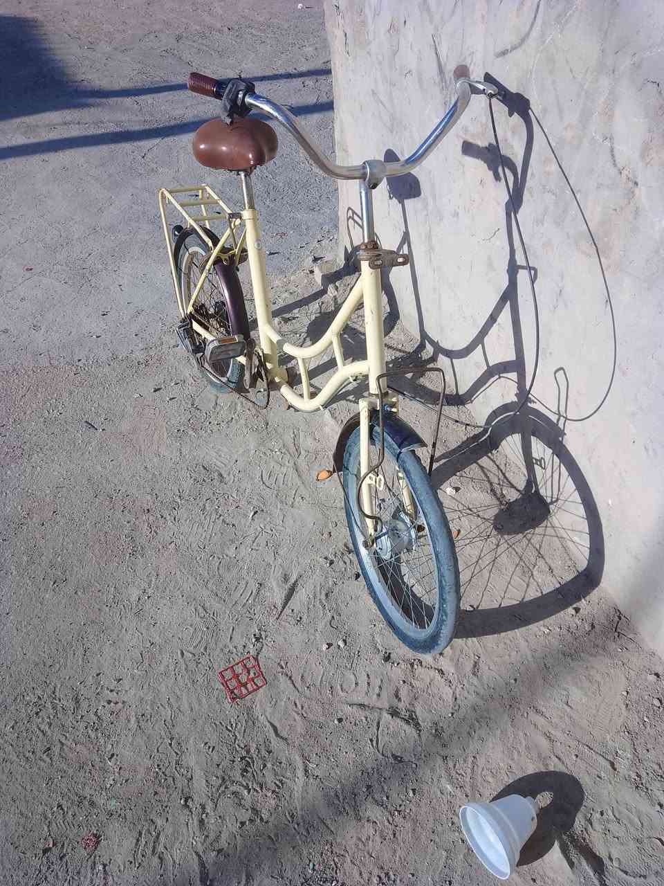 للبيع باسكل حجم 20ياباني بيه ختم ياباني كير عادي 6نمرات وبريك يدوس بس معوز صجم باسكل نضيف والسعر 65وبيه مجال النهائي مال شراي 58قفل قفل والمكان ديوانيه حي الفرات لاستفسار ***********وبيه واتساب
