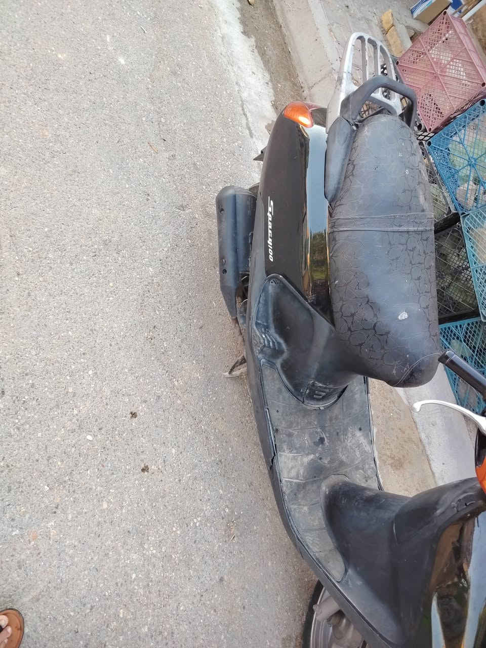 السلام عليكم دراجه سبيسي ياباني للبيع كله شغاله سلف وهندر ناعمه ما عوزه نقص قفل جنطه شغال كيجات حلوه هونر اشاير لايت بريكات كامله مكاني كوت فلاحيه ***********
