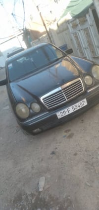 من رخصت مدير الكروب مارسدس ام عيون موديل ١٩٩٨ رقم انكليزي  سيارة ابلدي...