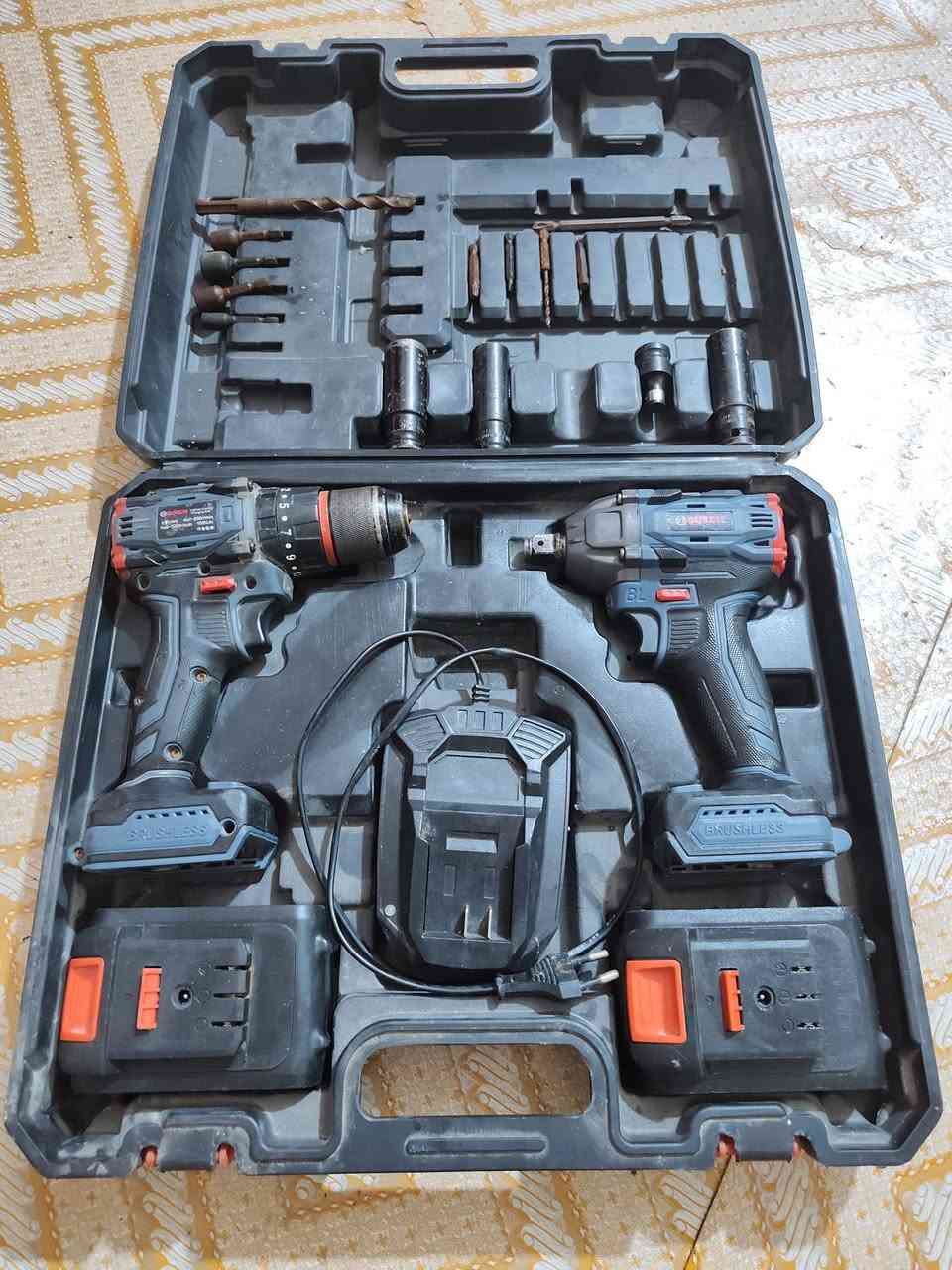 دريل شحن عدد 2 
نوع بوش ثنيهن ب 50 الف رقمي ***********
