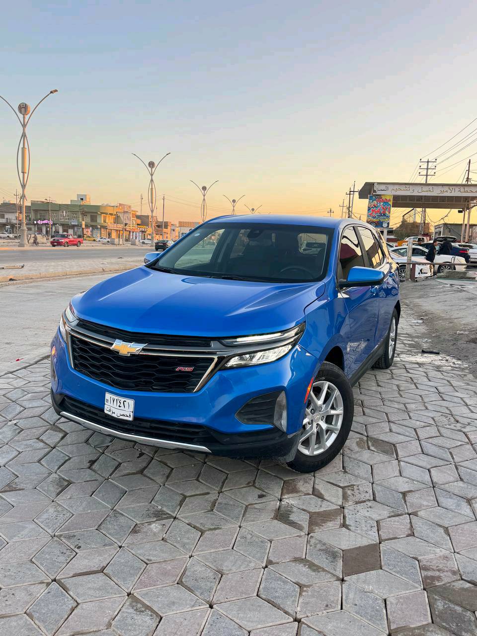 شوفرليت كيونكس موديل 2024 دخول جديد سيارة مرقمه شهداء قادسية سنتين صير حرة وكالة عامة بإسم المشتري سيارة حادثة جاملغ وباب السياق بدون دواخل سيارة جديدة على وضع الشركة ماشية 14 الف فول مواصفات عدة البانوراما بصمة تشغيل عن بعد حساسات اماميه وخلفيه كشن كهرباء جنطة كهرباء شاشة جبيرة كامرة رادارات تدفئ بالشكنات وبعد بيه هواي مواصفات السعر 138بيه مجال قليل 