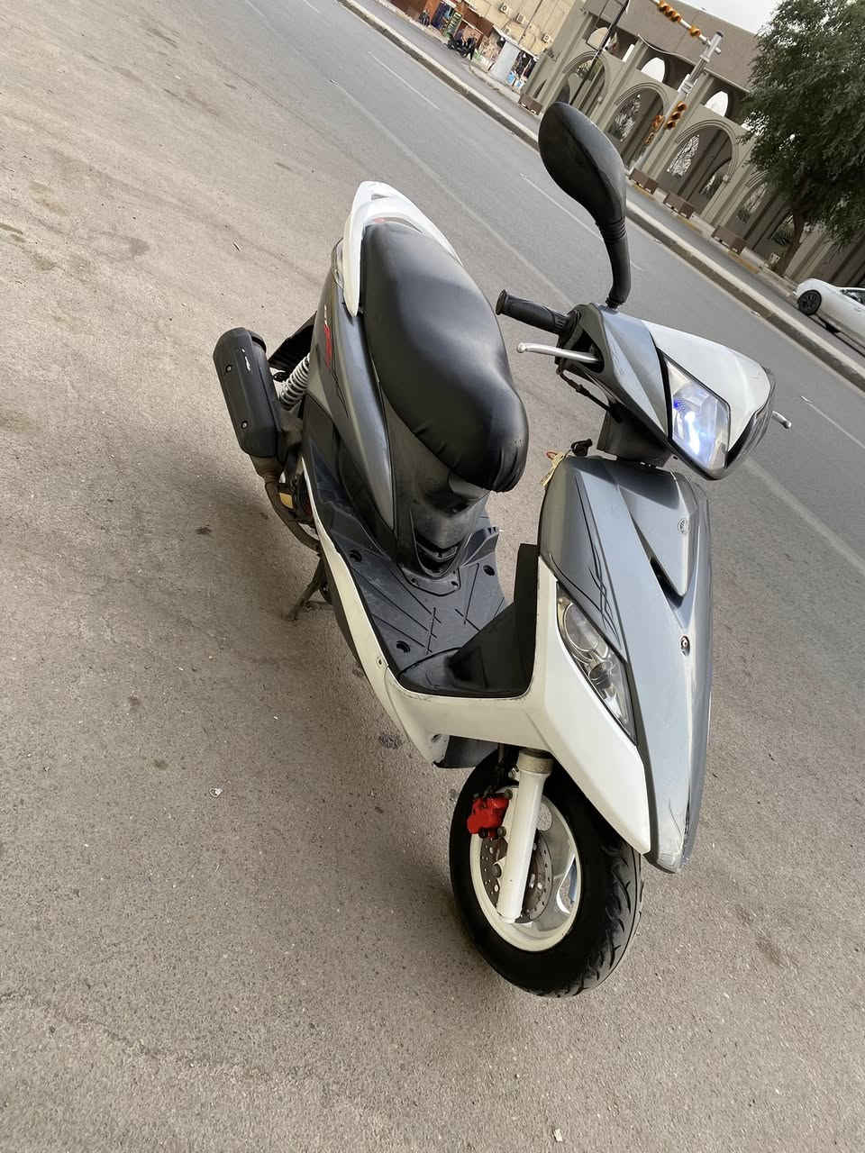 ماكس ثعلب الدراجه نضيفه كلش اي نقص مابيها شوفت عينك السعر 650 وبيها مجال بصيط *********** بغداد شارع حيفا
