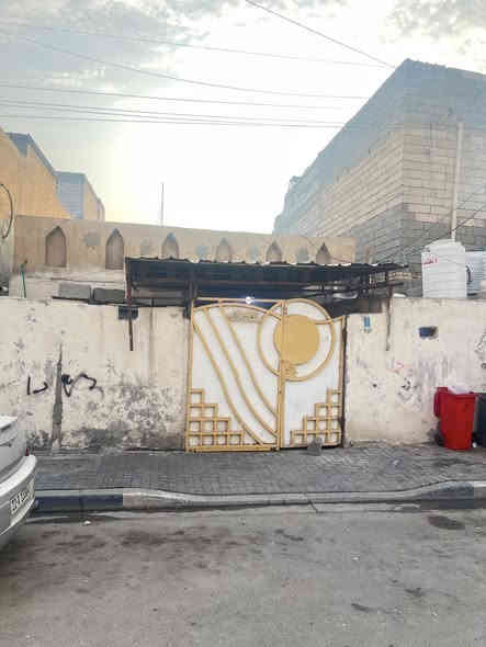 بيت. للبيع. مساحه ٢٠٠ متر. القبله قريب عل سوق مسطر 
بناء. قديم حاليا مؤجر. سعر. ١٨٥.   مليون. الاتصال 
***********
