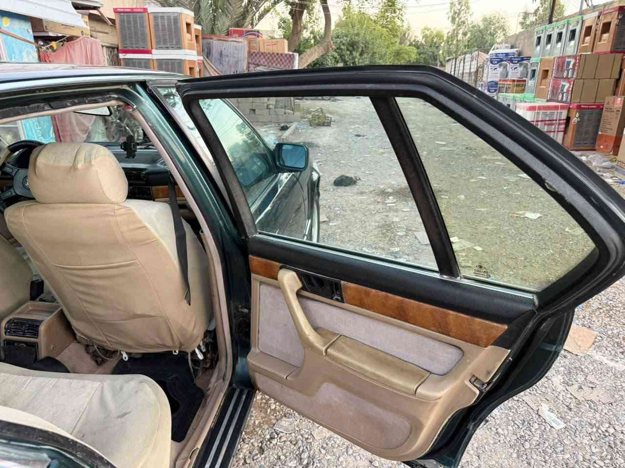سياره بيئم حجم 735 لون زيتوني
موديل 1990.رقم صلاح الدين سنويه 31 حداديه جديده تخم تاير جديد . كير اومحرك بالصندوك .السياره  كير عادي  صبغ جماليه فقط بدون حادث غرفتها نضيفه السياره مشدودلها 
تخم سماعات اودمام . السياره جاهزه .اوبيها شلعه اونشاط خير من الله.السياره مال جناي الياخذها .كلشي مايصرف عليها 
السعر 55. اوبيها مجال للطيبين .رقم الهاتف ***********
