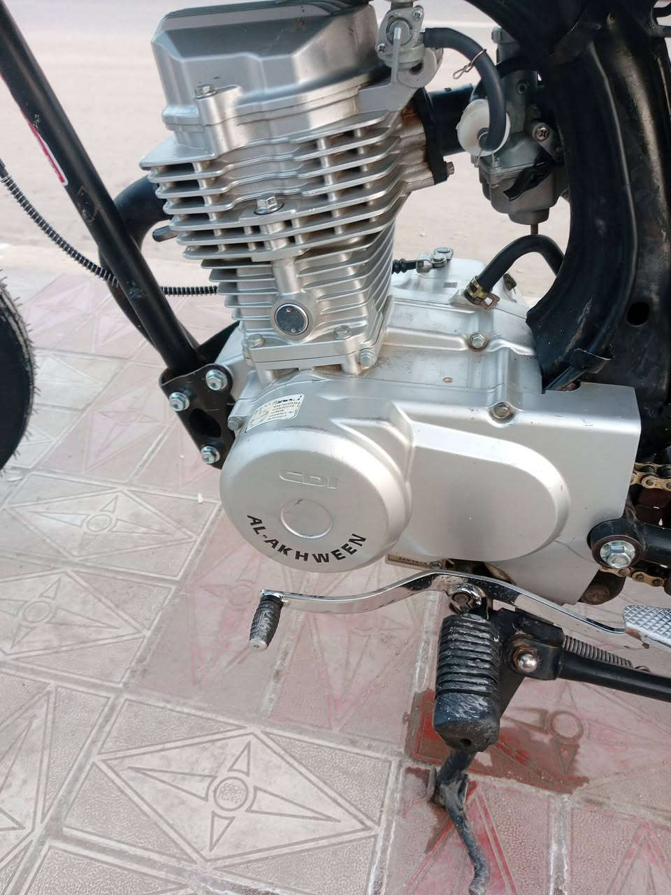 سلام عليكم دراجه للبيع مكينه مفتوحه بس ولفات مكاني ناصريه مركز مستعجل علئ بيعتهه. وهاذه رقمي ***********
