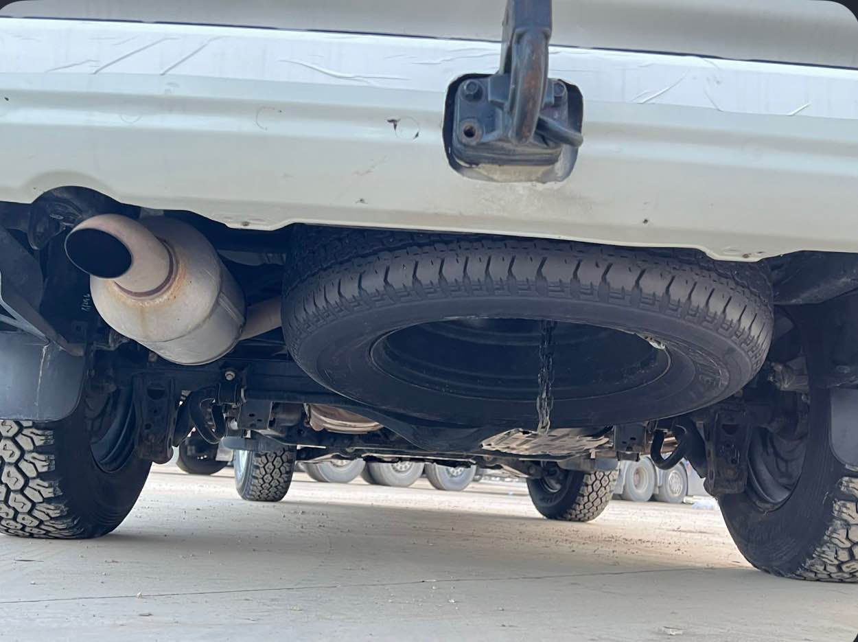 وەنەوشە ٢٠٠٩ گێڕ ئۆتۆماتیک جام کارەبای سەلاجەیە هۆکە کارتی بەنزینیشی هەیە قرچێکی بجوکی هەیە لای سەکن ناوی نەگرتوە و هەنیدک وردەی هەیە کەمە و دیار نیە بەو شێوەیە سەیارەیەکی پاک و بێ کێشەو بی مەسرەفە
***********
*********** شمشمل, السليمانية
