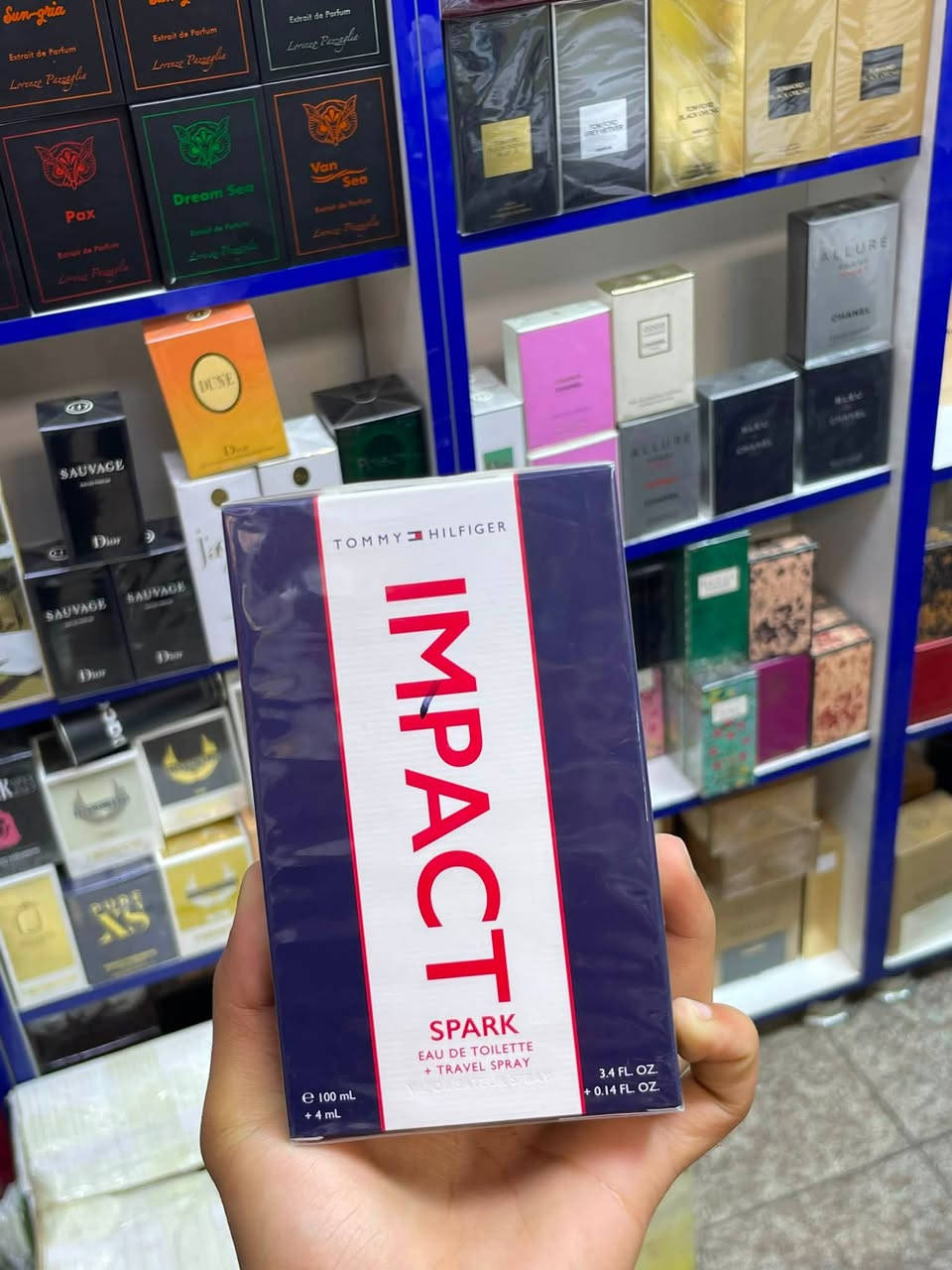 👑 أيهم بارفيوم | Ayham Perfumes
✨ وجهتكم الموثوقة لأفخم العطور والبراندات العالمية الفاخرة.
‎💯 عطور أصلية 100% بعبواتها الرسمية الكاملة (نضمن لك المنشأ والجودة).
‎❌ لا نتعامل بالتركيب، العينات، أو العطور المستنسخة نهائياً.
‎📦 التوصيل متوفر لكافة المحافظات مع ميزة فحص المنتج قبل الاستلام.
📥 للطلب أو الاستفسار، راسلنا عبر الخاص. ***********
