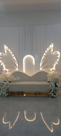 يوجد كوشات للايجار و كراسي وجنط عرائس وتوزيعات هداياوبأسعار مناسبة   ل...