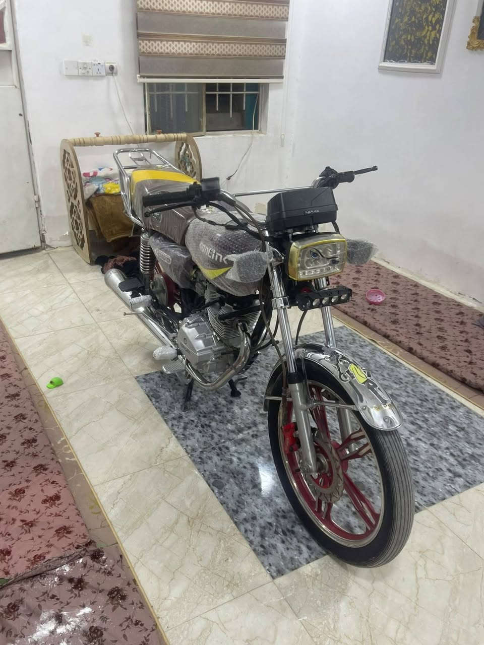 السلام وعلكم مكلف بل نشر دراجه سونك موديل 23 5كير محرك شرط اسبانه مامضروب كهربائيات كله شغال دبلات امامي خلفي جديد تايرات جديد دراجه مابيه مصرف حلوه سعر قفل 555رقم صحب دراجه *********** بي وتساب
