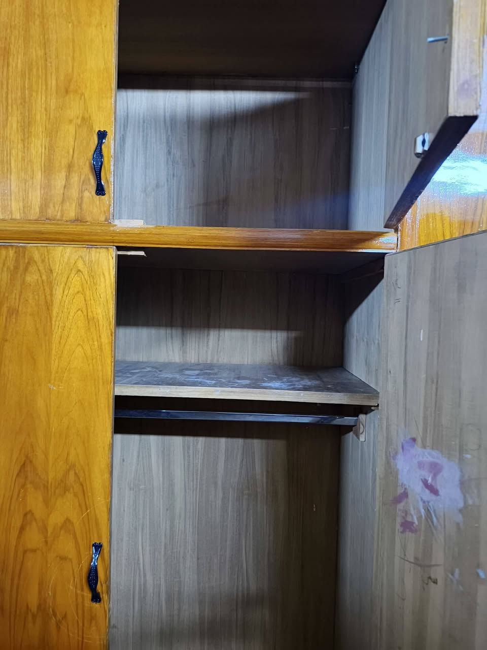كنتور مستخدم صاج نظيف  داخل وخارج صاج السعر 270الف العنوان بغداد موبايل ***********لدينا خدمة توصيل بكروه
