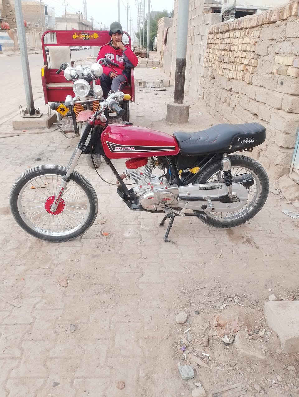 السلام عليكم دراجه للبيع كلك تعمير 25المكينه مامفتوحه الشراي خاص ***********
