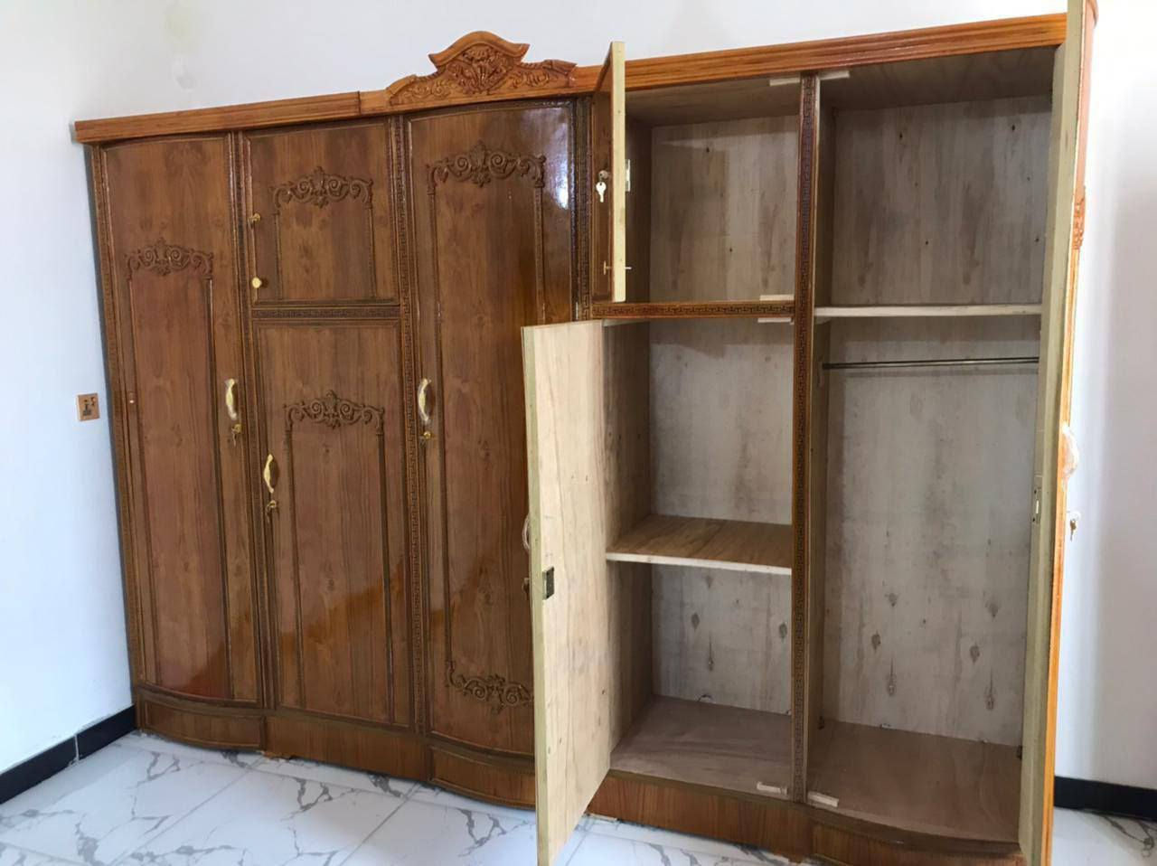 كنتور ٥ باب النفخ  شغل  وسط
الوجه صاج ٤ ملم الداخل عادي ٤ ملم 
القياس ٢٣٥×٣٠٠ 
(ارتفاع مترين و٣٥  وطول تلاثه متر )

السعر الجديد 410

توصيل بغداد مجاني 
اطراف ١٠ الف 

محافضات 
فلوجه ٥٠
حله (بابل)٥٠
كربلاء ٥٠
 كوت(واسط قريبة فقط ) صويره  ٥٠
 نجف ٥٠
دوانيه٥٠
 ديالى (فقط بعقوبه)  ٥٠ الف


**إذا كنت صاحب هذا الإعلان وتريد حذفه لأي سبب، رجاءا أرسل رسالة إلى الدعم الفني**