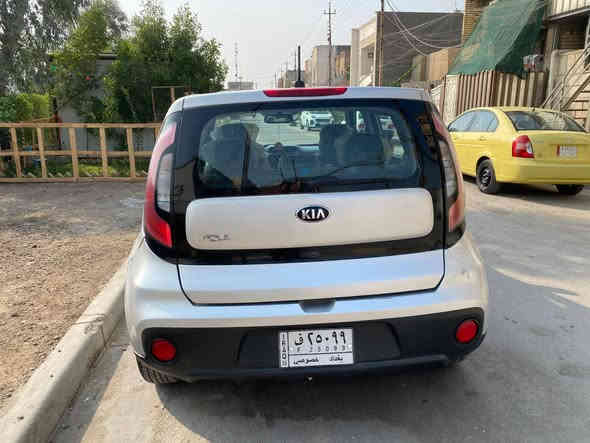 السلام عليكم . كيا صول 2018 بغداد باسمي السياره حلوه وجديده وماشيه 60 ميل بيها كم طخه بسيطه وحادثها مثل ما وضح بالصور  
عارضها ب107 وبيها مجال بسيط 

***********
