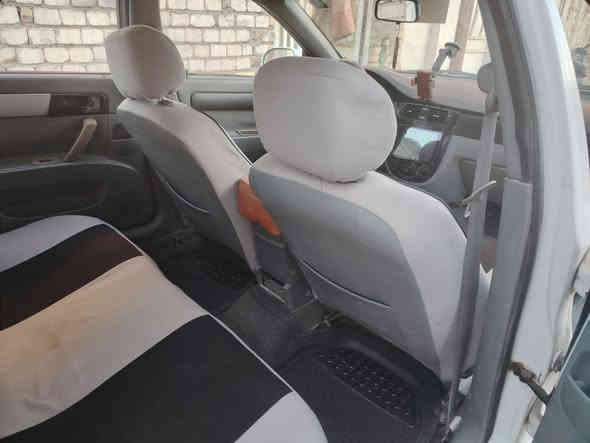 سلام عليكم ابتره الفين ١١
رقم  رقم انجليزي سنويه لل 30 بيها باردات فقط 
 سعر 60 وبيها مجال
***********
