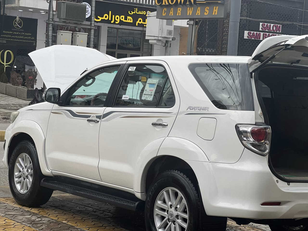 تيوتا فورچنر ١٢ خليجي
سيارة كلين مابيها اي نقص ع وضع الشركة بيها فقط شبر بالصندوك تعديل بارد بدون صبغ وموضحه بالصورة 

كامل مكمل من كلشي مابيها اي نقص ومتصرف عليها كلشي 

للاستفسار اكثر ***********

سعرها 200$ بيها مجال بسيط 

للبيع او مراوس
