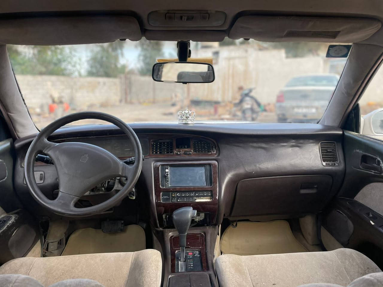 السلام عليكم. كراون بطه للبيع موديل 1994 منفصل المرغوب مكفوله كفاله عامه سيارة نضيفه وحلوه مال جناي رقم بغداد تحويل ثاني يوم سنويه جديده السعر  استفسار أكثر اتصال على الرقم ***********
