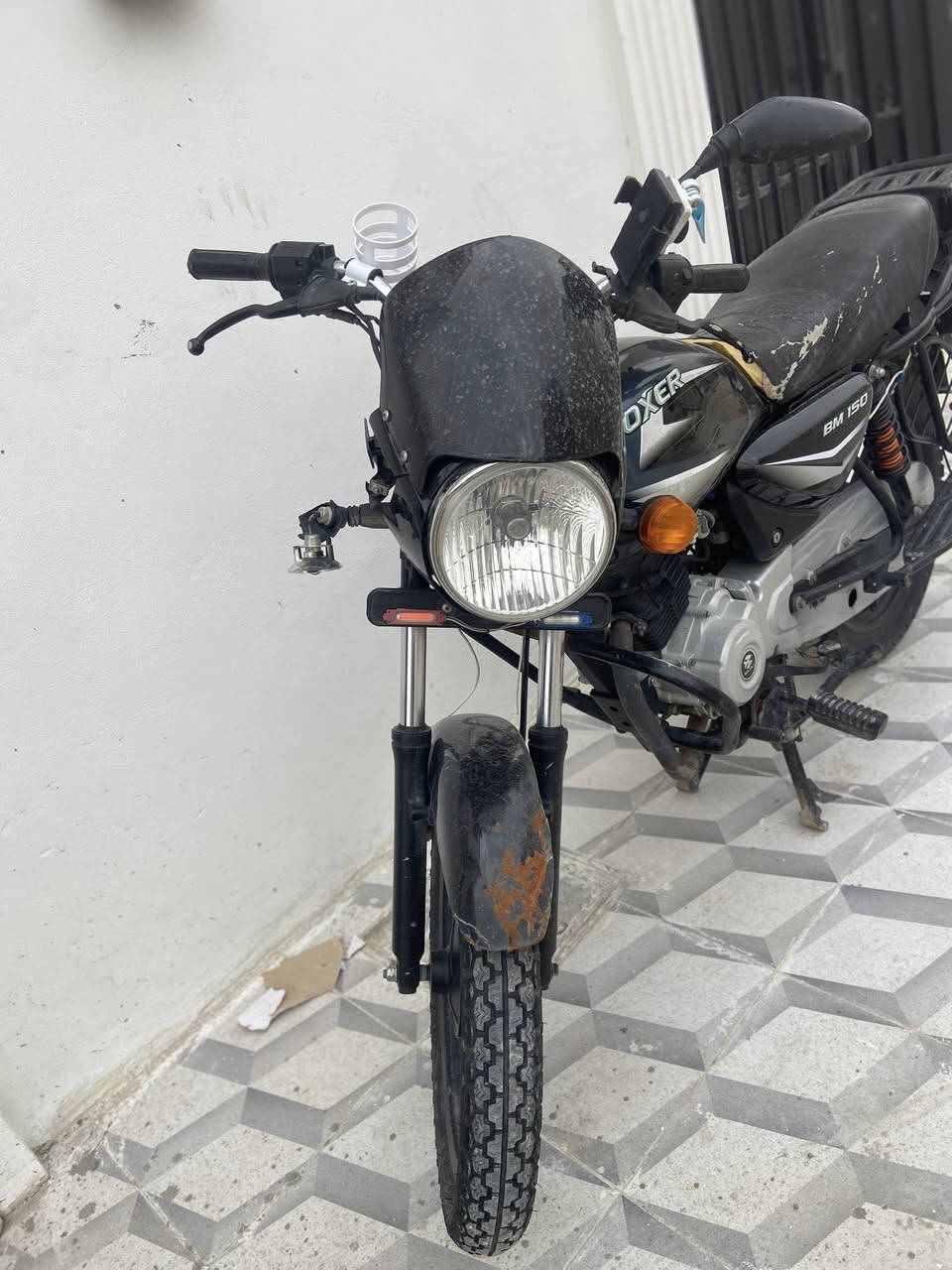 السلام عليكم بوكسر 2021للبيع مكينه خير من الله صوت ماكو دراجه تخبل وناعمه وتمشي وكل خلل مابيها بس دعمه بسيطه تأذه الجاملغ والماصده وبدلت الماصده والجاملغ عدلته على البارد المكينه تلمع كبالكم سعرها(مليونين)سنويه بغداد بأسمي ثاني يوم تحويل***********
