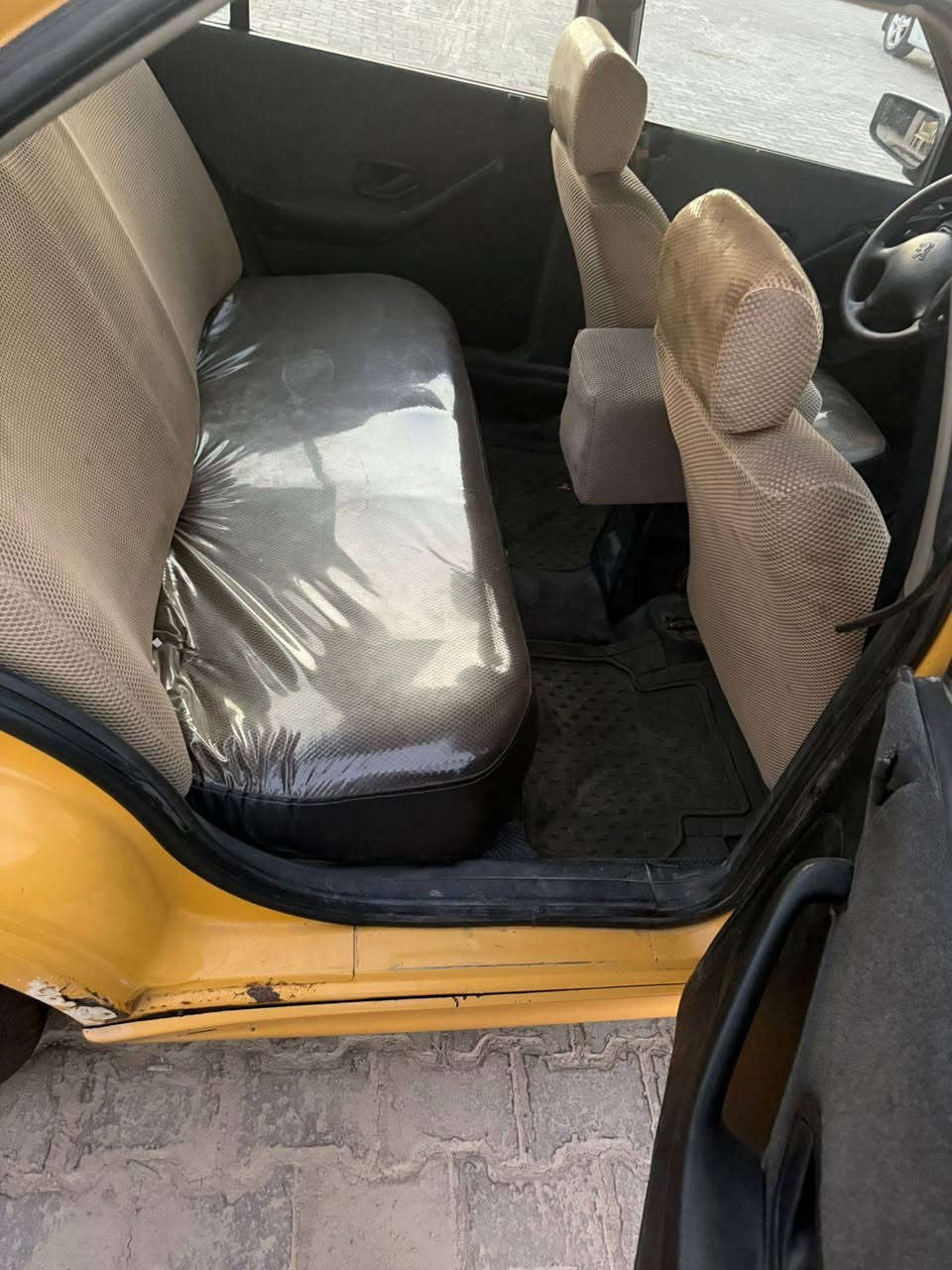 بيجو باص رقم بغداد مصفره هيه وغرامات كير محرك مكفول تبريد شغال سياره جاهزه السعر ٣٨ ورقه وبيها مجال قليل العنوان بغداد المدائن رقم ***********
