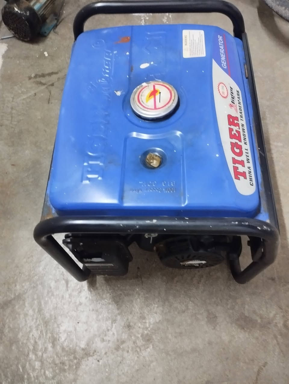 مولد تايكر نضيف اي عيب مابيه السعر 100 وبيه مجال الشراي يخابر ***********
