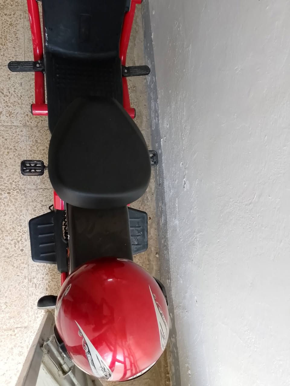 السلام عليكم   ماطور شحن للبيع جديد ما مستخدم شي قليل 5 بطاريات سرعه 45 ،،3 نمر مستعجل للبيع السعر 300،،وبي مجال شي بسيط المكان الجانب الأيمن الستفسار على الرقم //***********//***********
