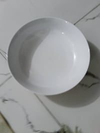 شباب أغراض منزلية ورد اغصان ايباد فرشة سنادين.  تحفيات  كلشي موضح بصور...