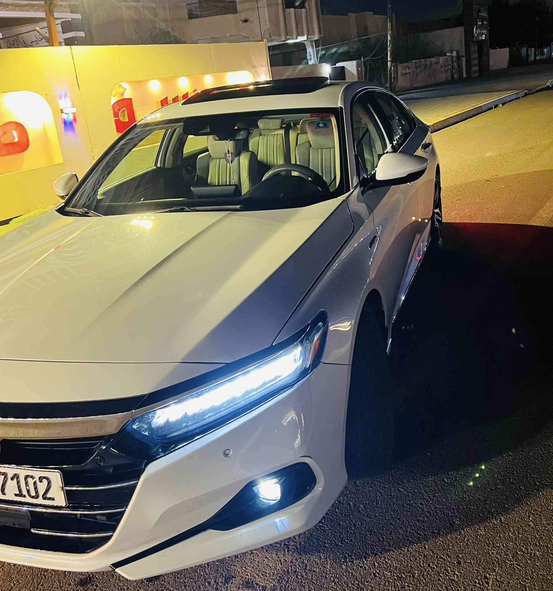 السلام عليكم 
من رخصه الادمن المحترم 

Honda Accord Hybrid Touring2022
وارد امريكي حادثها مال امريكا چاملغ خلفي وراجع بارد فقط وهنا بالعراق انطخ عندي الحافه مال البنيد بدون دواخل وبدون كلشي صار بالبنيد تكحيل على گد ٤ اصابع كرت ممبين
فول مواصفات معروفه مواصفات التورنگ السياره ماشيه 80,000mail
فتحه سلايد روف طگتين 
بصمه ابواب +بصمه صندوق +بصمه تشغيل +تشغيل عن بعد +فول نضام ترحيب 
حساسات اماميه +حساسات خلفيه 
كاميرا دواره 
+كامره محيطيه 
رادار +تحديد مسار +سياقه ذاتيه 
اشاير بالمري 
Ledليلي +Ledنهاري 
لايتات زينون 
كراسي كهرباء كرسي السائق والي بصفه 
كراسي جلد 
كراسي الاماميه تدفئه وتبريد 
الكراسي الخلفيه تدفئه 
مناخ منفصل 
شاشه Hud بالزجاجه الاماميه تقره 
ثلاث وضعيات قياده 
ابل كار بلاي +اندرويد اوتو 
ويل كب بلادي حجم ١٩ 
مساعد اصطفاف 
كروزات سرعه 
السعر 17,500$ وبيها مجال للشراي للاستفسار اكثر 
*********** واتساب 
***********رصيد 
اخوكم عبدالله
