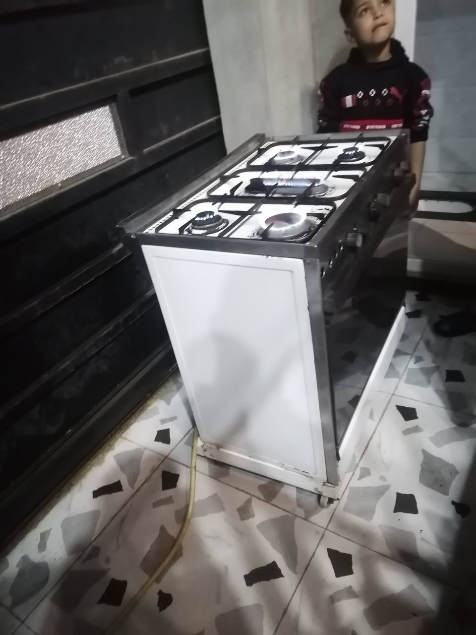 السلام وعليكم  للبيع ***********
