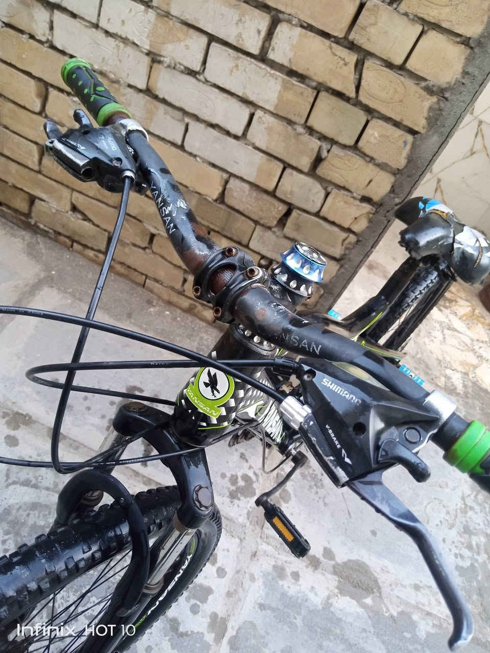 السلام عليكم من رخصت الادمن وافق على المنشور 🌹 بايسكل البيع حجم 26 شوفت عينك شلون نضيف بايسكل مرتب حلو 
سعره 60الف وبي مجال الشراي عنواني مدينه الصدر   الشراي ***********
