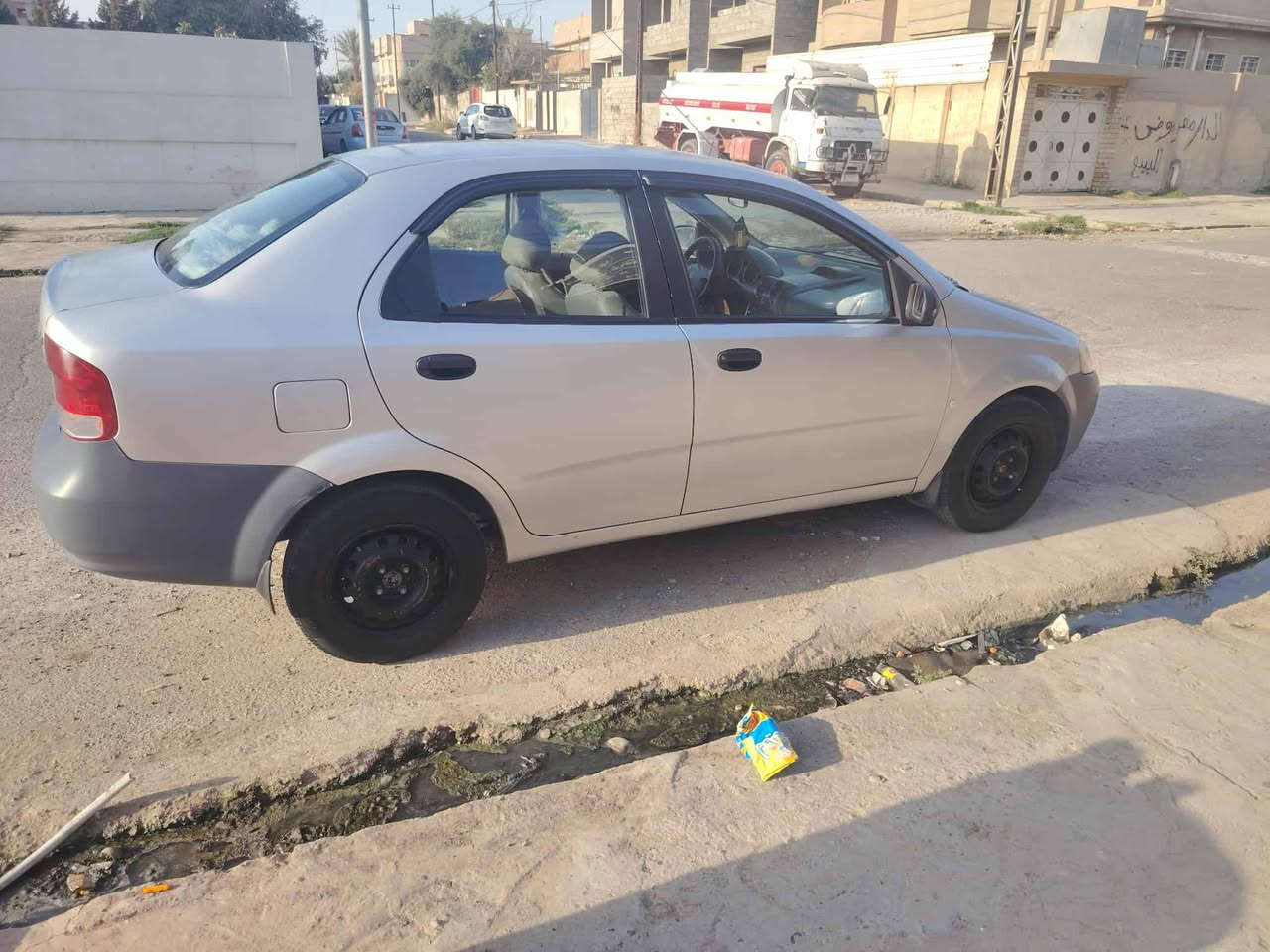 افيو ٢٠٠٦ رقم نينوى مسطره اني الشرعي سياره جاهزه ومال بيها صبغ صفحه اليمين اثر شظاية هاون بدون دواخل وبدون دعم كير عادي الشراي اتصل ***********
