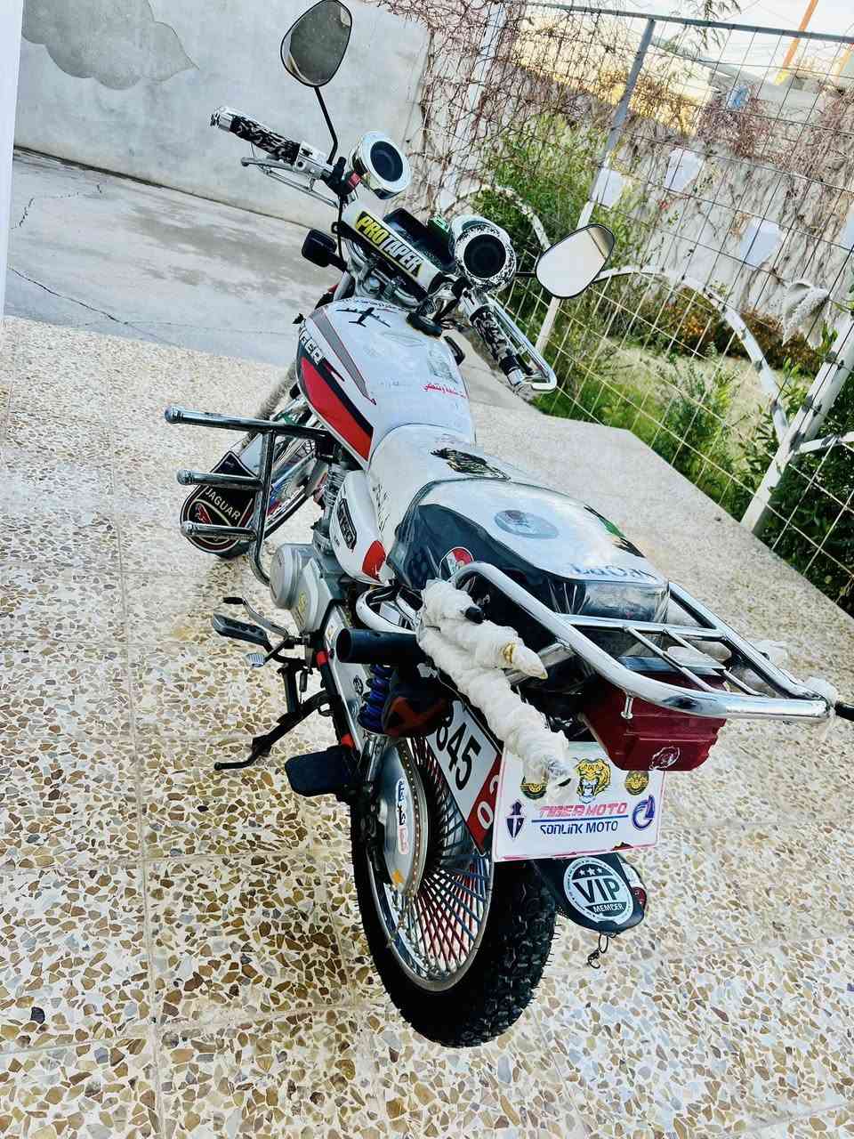 السلام عليكم 
تايكر للبيع موديل 2020
شرط مامفتوح تواير جدد
تانكي جديد منفيس موجود 
سعر 580 وبي مجال بسيط 
مكاني قرية تلول المهار


**إذا كنت صاحب هذا الإعلان وتريد حذفه لأي سبب، رجاءا أرسل رسالة إلى الدعم الفني**