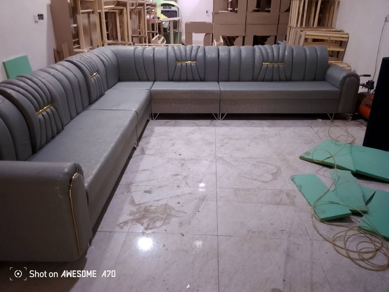 ديوان جديد٧متر١٠مقاعدسعر٢٥٠الف***********
