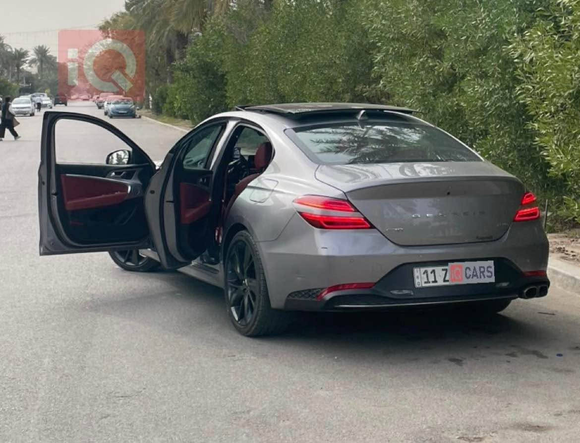 � للبيع – Genesis G70 2023 Sport Prestige AWD

اعلى فئة في الجنسس

🔹 سنة الصنع: 2023
🔹 اللون الخارجي: إسمنتي مميز
🔹 اللون الداخلي: جلد أحمر فاخر
🔹 المسافة المقطوعة: 10,000 ميل فقط
🔹 نظام الدفع: رباعي (AWD)
🔹 ناقل الحركة: أوتوماتيك

⭐ المواصفات:
 • محرك تيربو قوي أربع سلندر 
 • نظام دفع رباعي AWD
 • فتحة سقف
 • جنوط سبورت
 • نظام صوت Lexicon الفاخر
 • شاشة وسطية كبيرة + Apple CarPlay + Android Auto
 • عدادات نصف ديجيتال مع عرض الحساسات
 • مقاعد جلد مثقبة (تبريد وتسخين)
 • تحكم كهربائي بالمقاعد + ذاكرة
 • بصمة تشغيل (Smart Key)
 • كاميرا خلفية + حساسات أمامية وخلفية
 • أنظمة أمان متقدمة (نقطة عمياء – تحذير تصادم – مثبت سرعة ذكي)

📌 ملاحظات:
 • السيارة نظيفة جداً، استخدام خفيف
 • الحادث قطعتين چاملغ سايق راجع بارد و مكحل و بنيد مبدل اصلي و مصبوغ نفس لون السياره 
 • جاهزة للفحص

🔥 سيارة رياضية فخمة بمواصفات عالية جداً وحالة ممتازة بغداد, العراق


**إذا كنت صاحب هذا الإعلان وتريد حذفه لأي سبب، رجاءا أرسل رسالة إلى الدعم الفني**