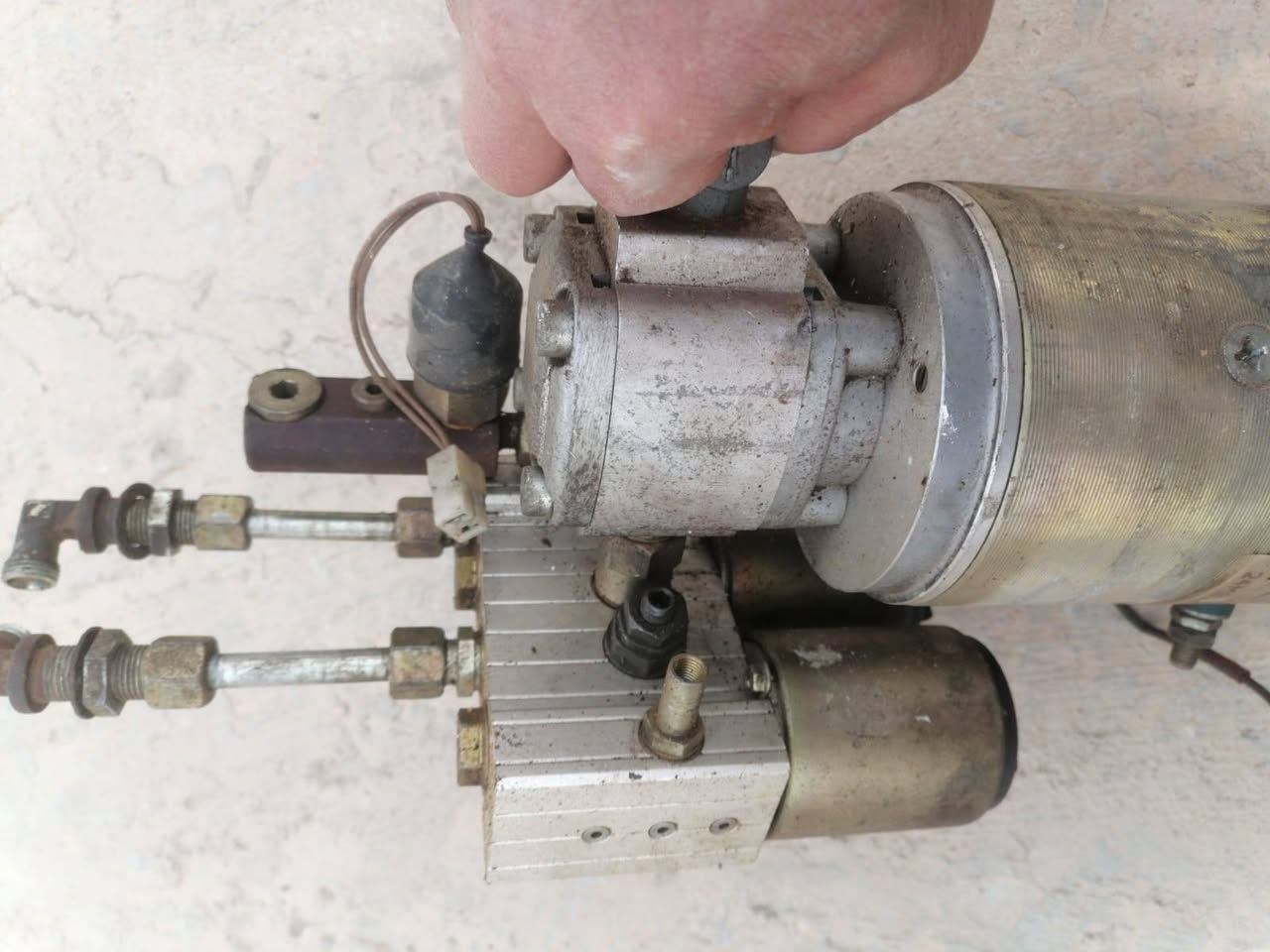 ضاقطه زيت مع جنطة تحتوي مواد ضقط الماطور 24 فولت يرهم ضاقط بريص او جكات زيت


**إذا كنت صاحب هذا الإعلان وتريد حذفه لأي سبب، رجاءا أرسل رسالة إلى الدعم الفني**