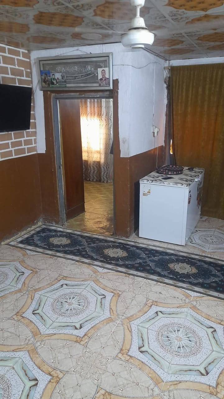 دار للبيع طابو صرف  ا البناء غرفة و صالة و براني المساحة 96 العنوان شارع 30 خلف المستوصف علمن المنطقة تبليط و مجاري 
الاستفسار ***********
