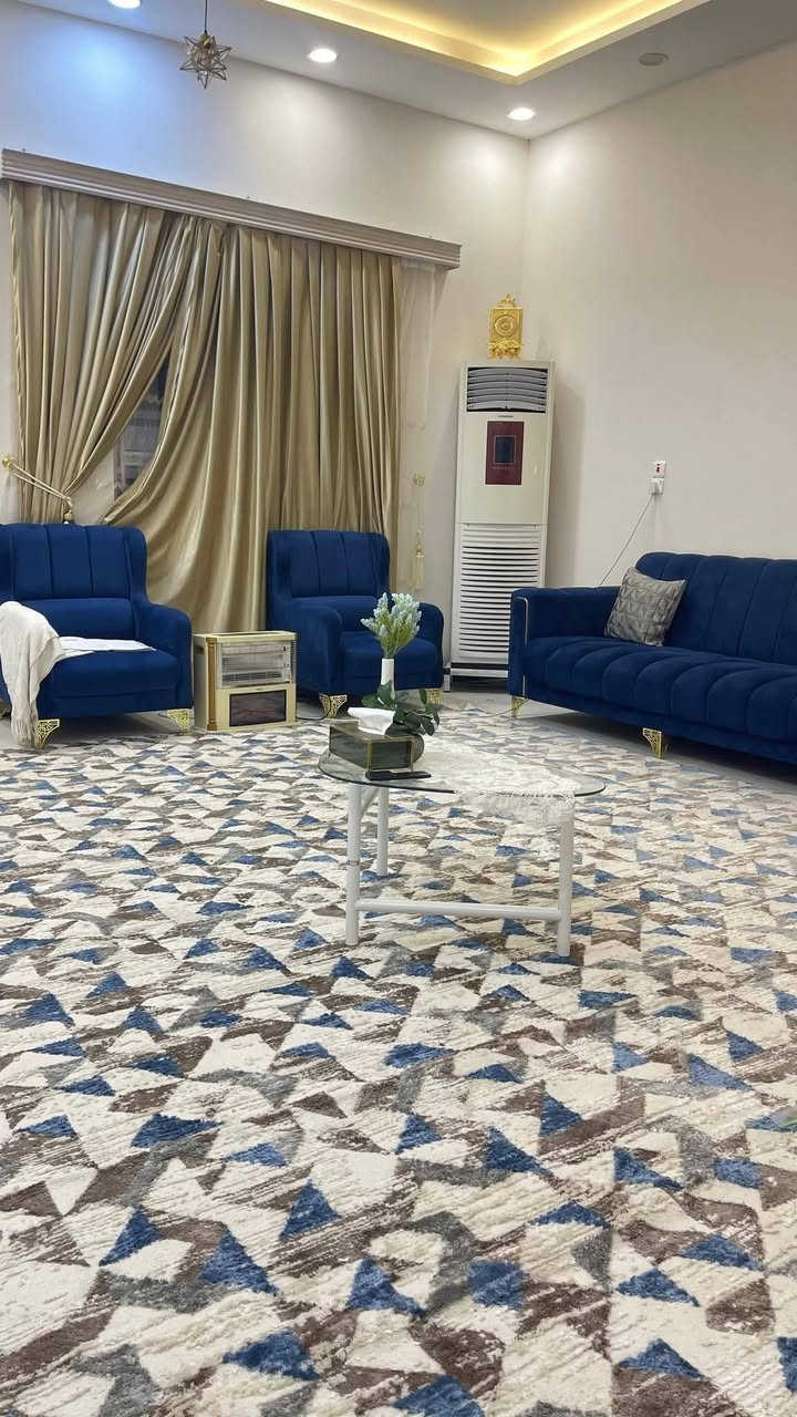 #اسعد_الله_اوقاتكم_بكل_خير⁉️👋🏼 
#البصرة 
منزل للبيع طابقين بناء حديث المساحة 190 بناء طابووق عبارة عن  بيتين كل بيت معزول لوحد بدرج خارجي وتصميم تركي يحتوي الطابق الارضي ثلاث غرف نوم والطابق الثاني معزول تماما   العنوان عويسيان بشارع مدرسة الإعلام يبعد عن الشارع العام سايدين ابو الخصيب 150 متر حوالي 3 دقائق مشي كلش قريب ع الشارع 
وجدا قريب على مركز البصرة والعشار 
ملاحظة الأرض طابو صرف زراعي بأسم عراقي يسويلك وكالة بأسمك صاحب الأرض نفسة
ومكفولة كفالة الأرض من كل الدوائر القانونية أصولية سند 25
السعر 220 و بي مجال 
هاتف ***********
